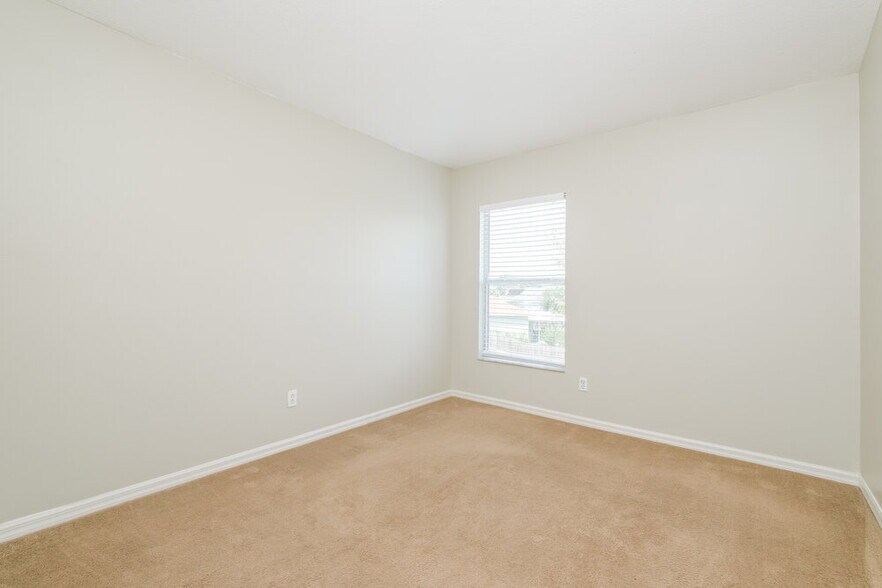 Building Photo - 10621 Navigation Dr