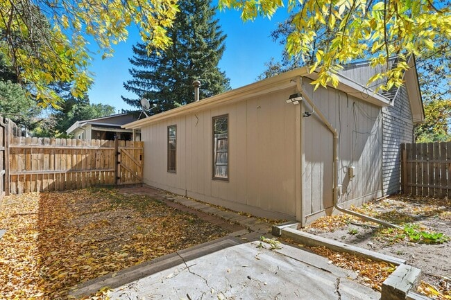 Building Photo - Downtown Castle Rock at its best!  Just a short 2 block walk to downtown.