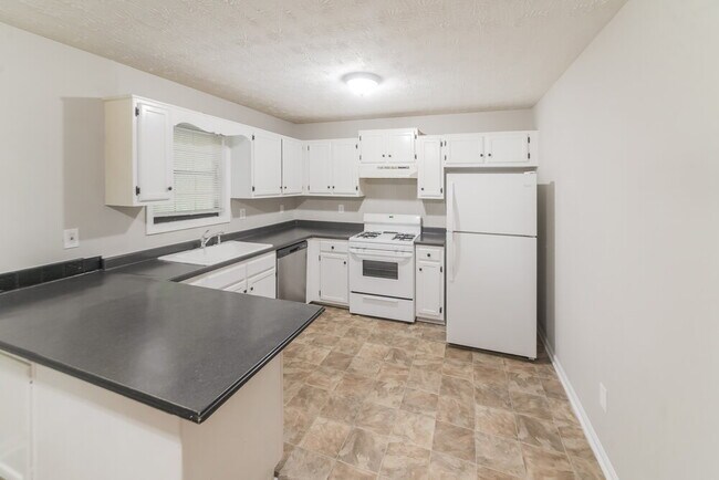 Building Photo - 3008 Cardinal Dr