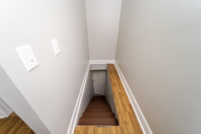 Building Photo - 20 Vandenburgh Ave