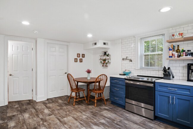 Building Photo - 545 Montgomery St