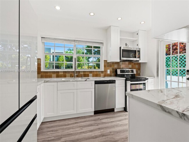 Building Photo - 680 NE 81st St