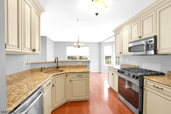 Building Photo - 418 Dalton Ct