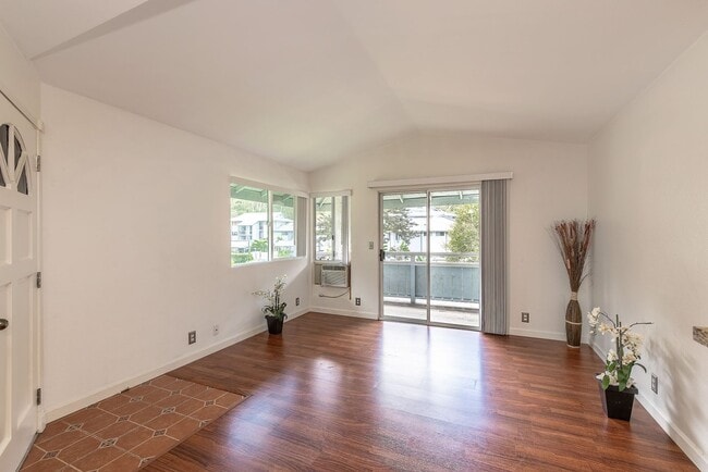 Building Photo - Pool Community and Pet Friendly Home