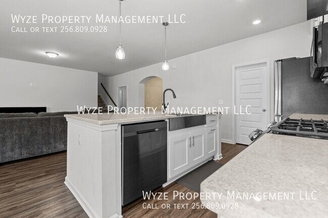 Building Photo - 283 Shubert Dr