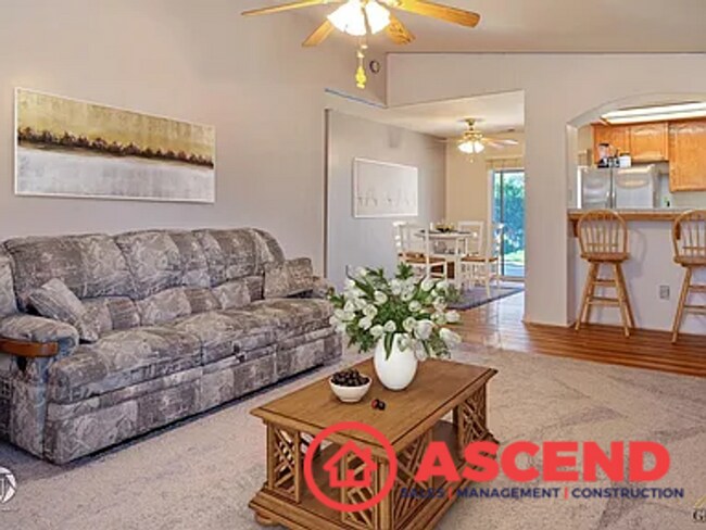 Building Photo - Beautiful 3 Bedroom Home In Rosedale Area!