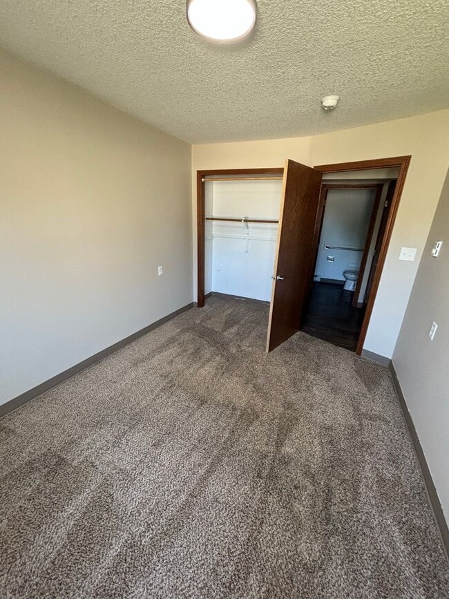 Building Photo - Fairview Apartments