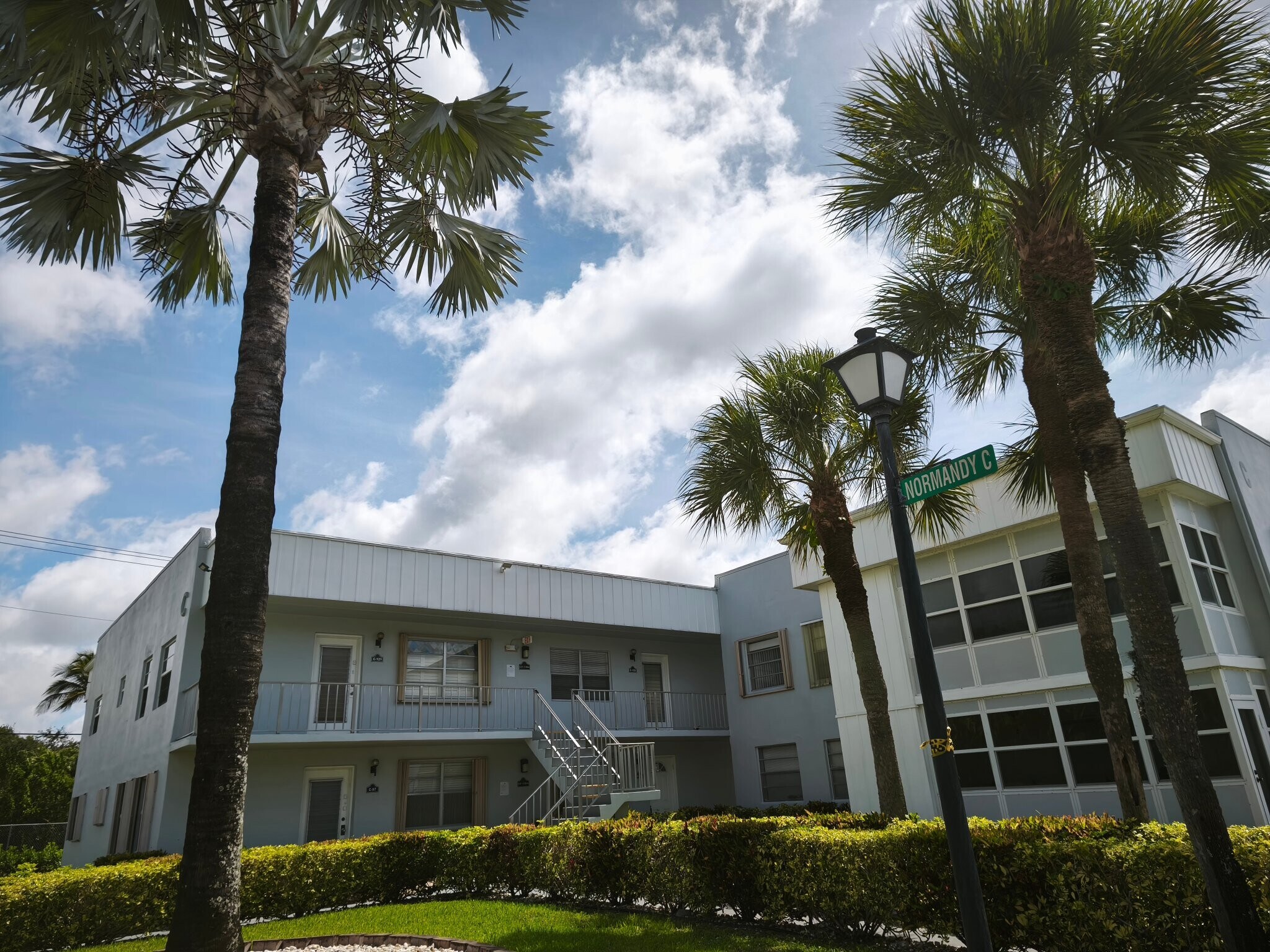 Building Photo - 122 Normandy Ln