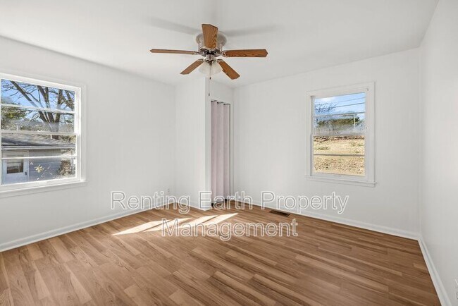 Building Photo - 416 Hearn Cir