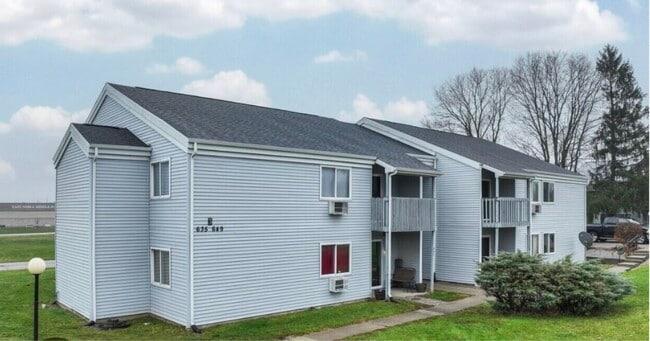 Building Photo - 636 Berry Ln