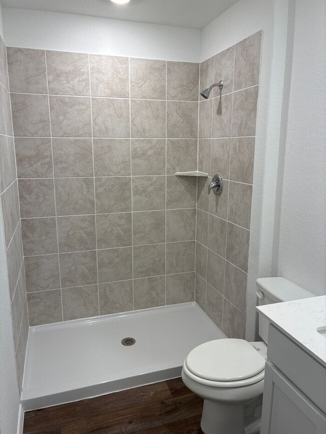 Building Photo - Charming 3BR/2BA Home in San Antonio – Mod...