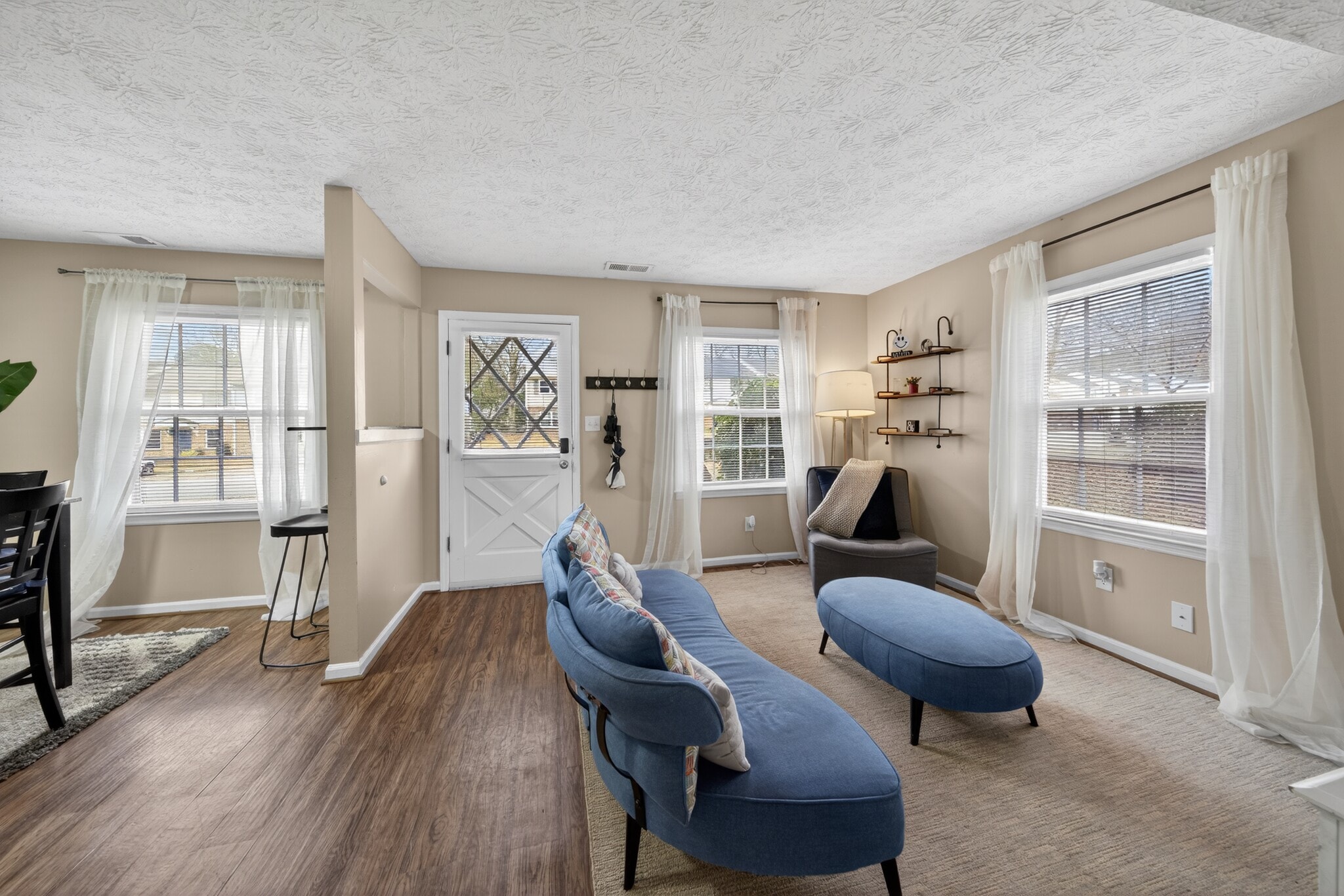 Building Photo - 534 Oak Meadow Ln