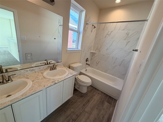 Building Photo - 13106 Leisure Cove Dr