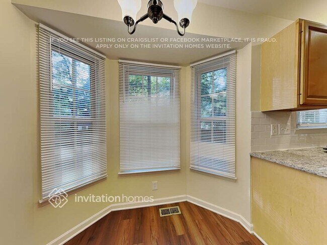 Building Photo - 701 Morton Farm Rd