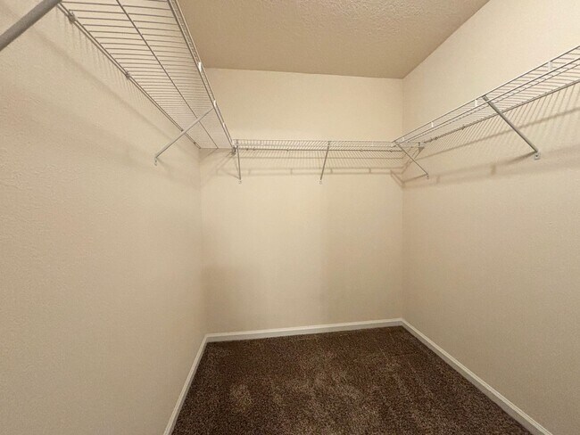 Building Photo - 1763 Eagle View Way