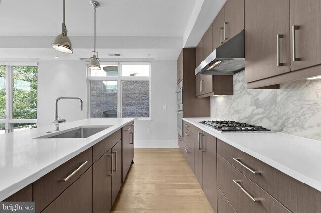 Building Photo - 2225 California St NW