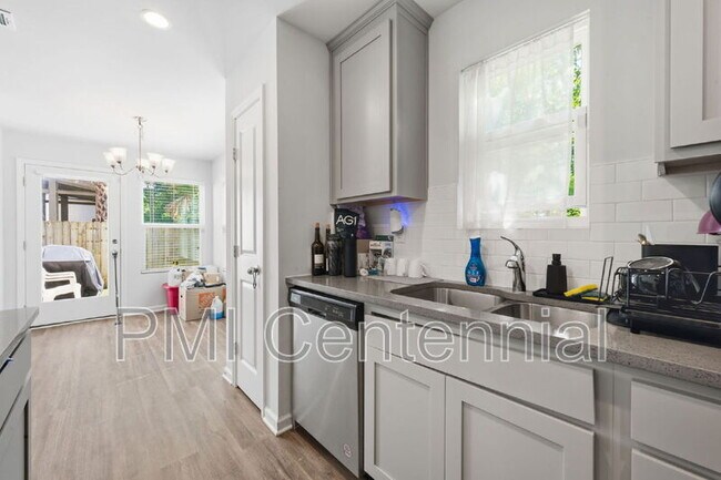 Building Photo - 1120 Wedgewood Dr NW