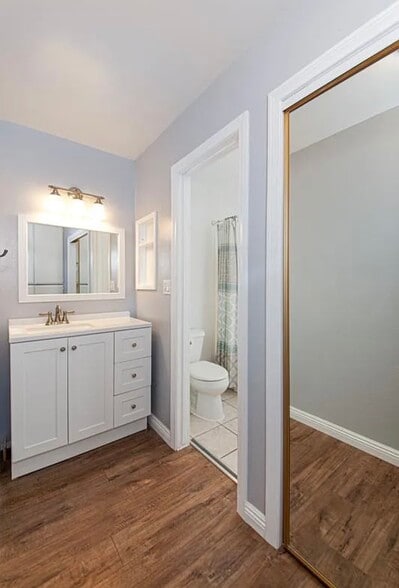 Building Photo - 7890 E Spring St