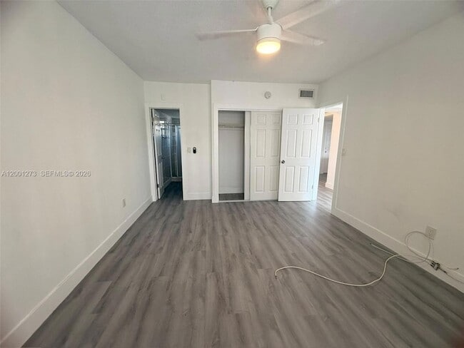 Building Photo - 20111 NE 27th Ct