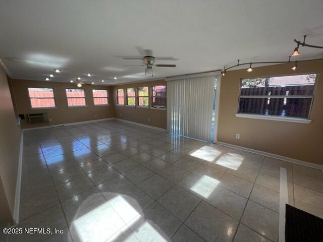 Building Photo - 2127 Forest Gate Dr W