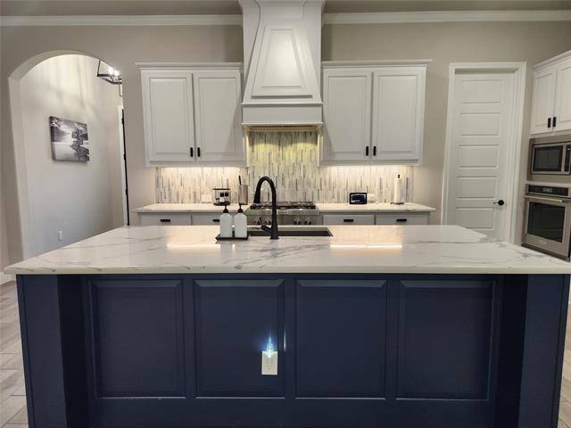 Building Photo - 1000 Nogalito Ave