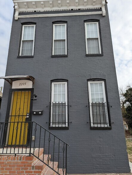 Primary Photo - 2205 Annapolis Rd