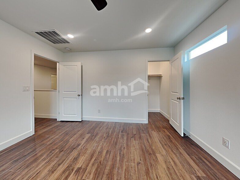 Building Photo - 2730 Stormy Star Ave