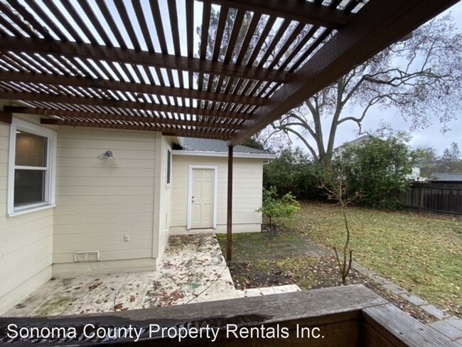 Building Photo - 3 br, 2 bath House - 2115 Montecito Ave