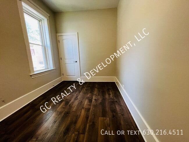 Building Photo - 6401 S Eberhart Ave