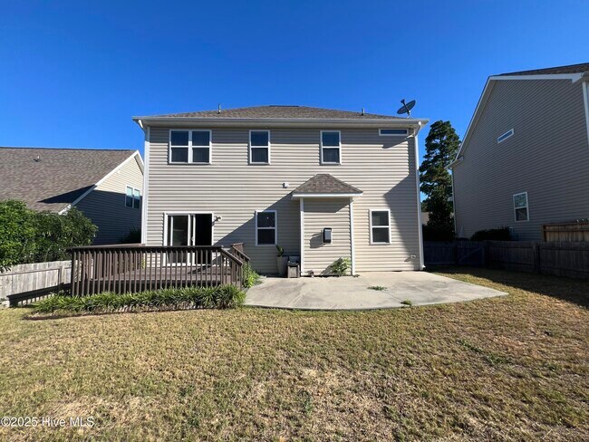 Building Photo - 127 Lightwater Dr