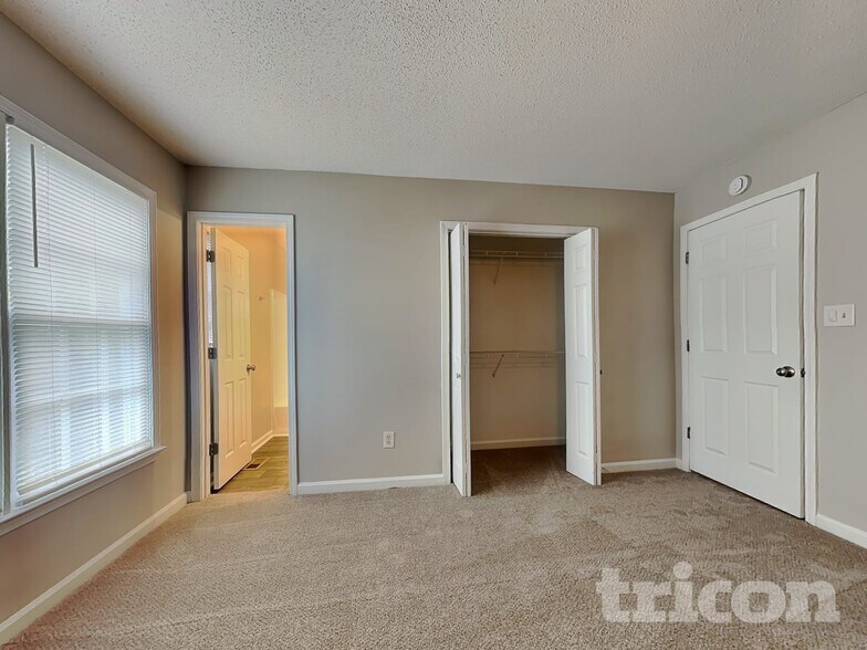 Building Photo - 48 Sumer Ln S