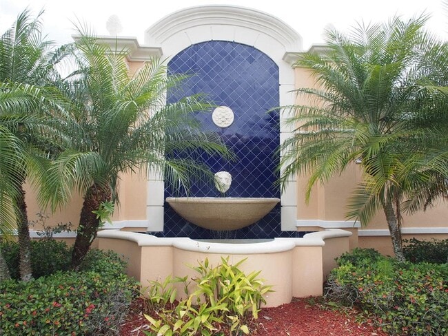 Building Photo - 1553 Napoli Dr W