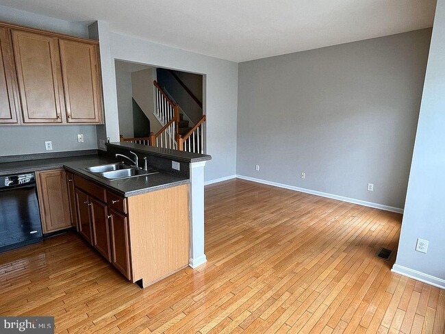 Building Photo - 1930 Cavalier Ln