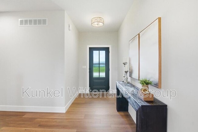 Building Photo - 837 Bushwood Way