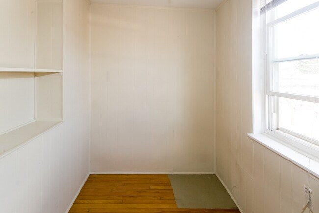 Building Photo - 4409 N Kenneth Ave