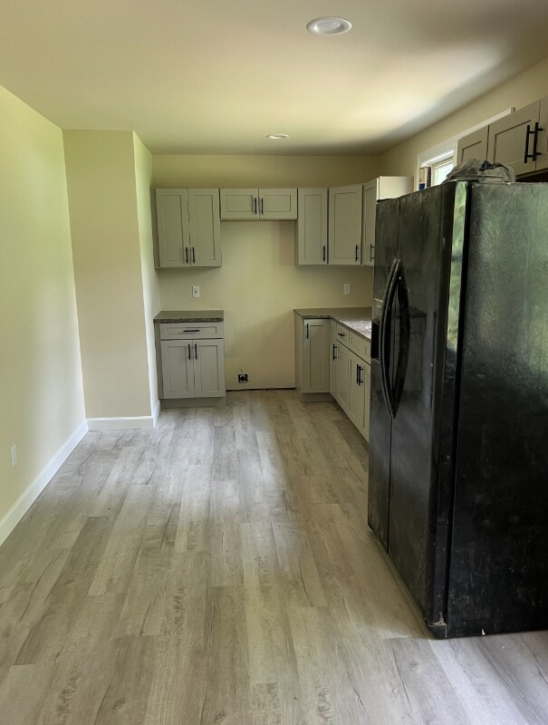 Building Photo - 2013 Howells Ln