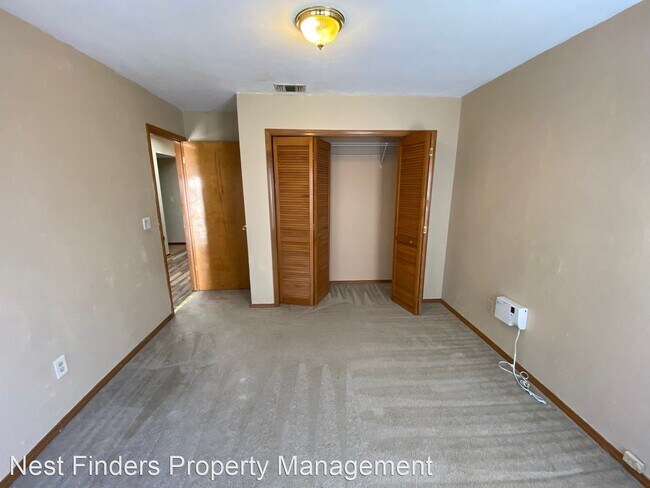 Building Photo - 3 br, 2 bath House - 2371 Ironstone Dr E