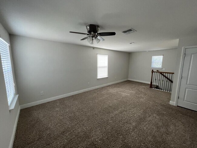 Building Photo - 11306 Leland Groves Dr