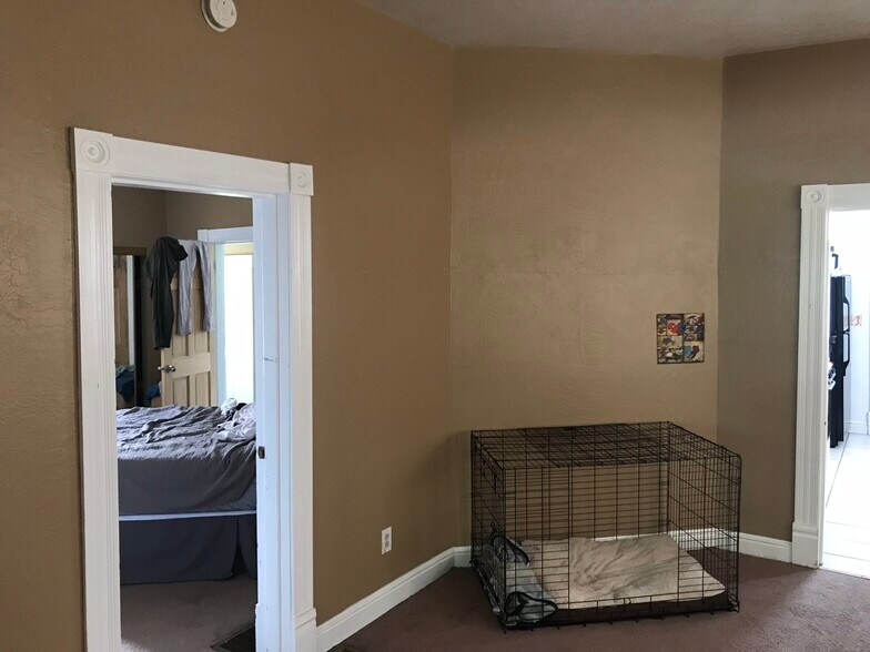 Building Photo - 114 Olympia St