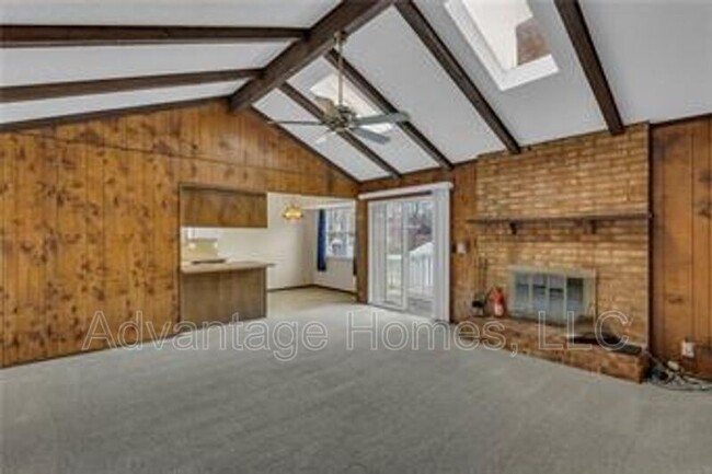 Building Photo - 15908 W Brougham Ct