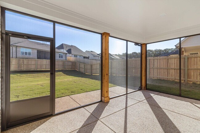 Building Photo - 531 Laurel Pk Dr