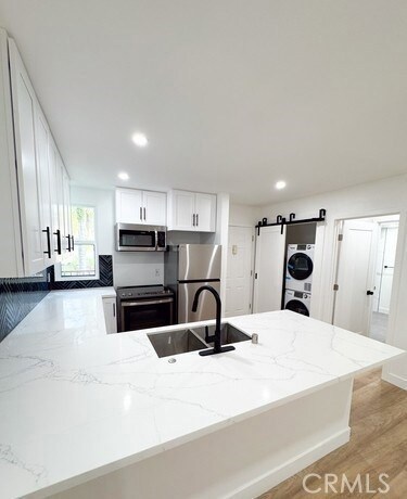 Building Photo - 17000 Burbank Blvd