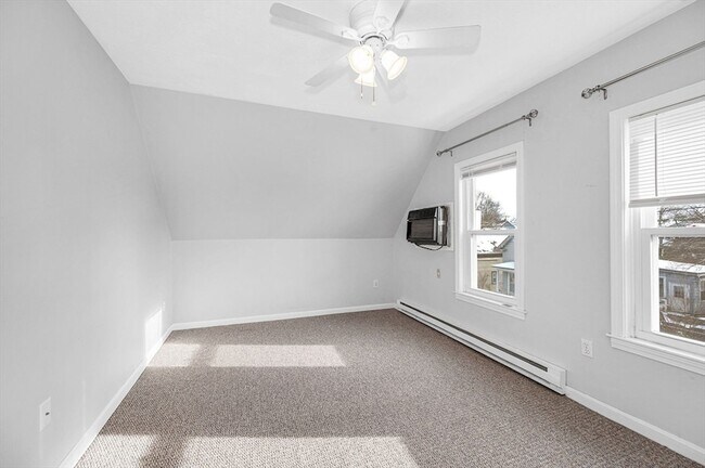 Building Photo - 18 Epping St