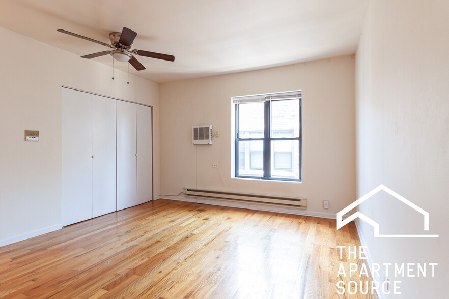 Building Photo - 817 W Cornelia Ave