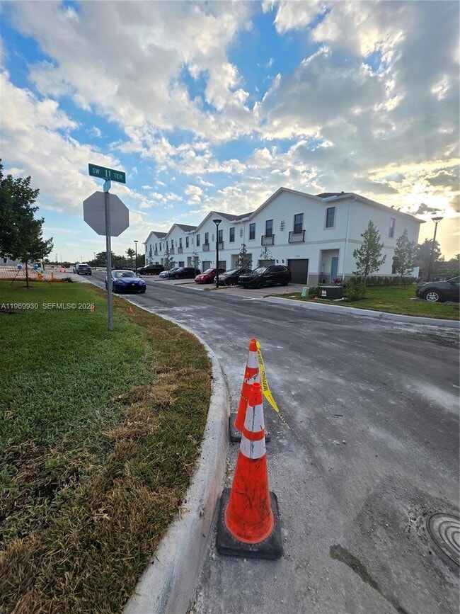 Building Photo - 1114 SW 9th Ave