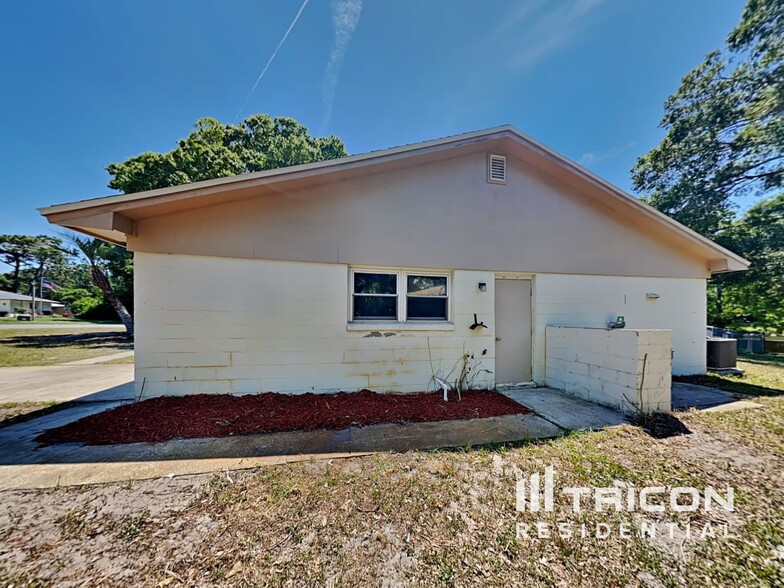 Building Photo - 350 Travino Ave