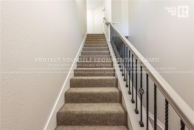 Building Photo - 758 W Breeze Cove