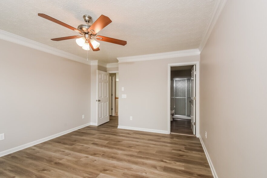 Building Photo - 5995 Mountain Top Pl