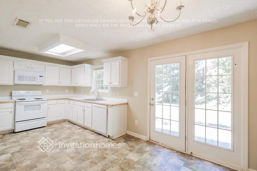 Building Photo - 110 Marbrook Trce