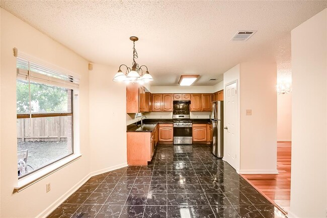 Building Photo - 6914 Dallas Dr